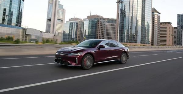 云A9L全球上市超级置换抢购价1399万元起尊龙AG网站重塑全球真C级豪华旗舰标杆 风(图9)